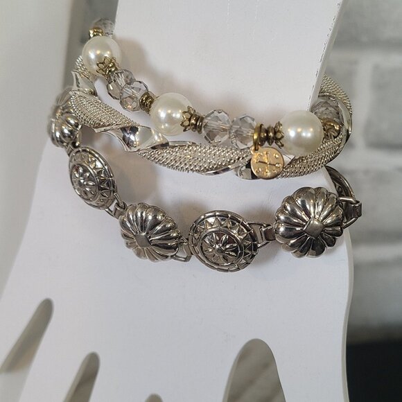 Vintage to Modern Lot Jewelry Silver Tone Blue Necklaces Bracelets Avon L&F etc - Picture 2 of 12